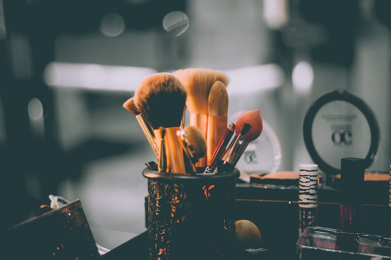 Vintage Vanity Makeup Brush Organizer Cup & Brush Set